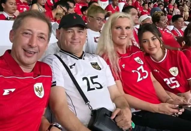 Jennifer Coppen dan Orang Tua Justin Hubner Kompak di GBK, Netizen: Restu Sudah di Tangan?