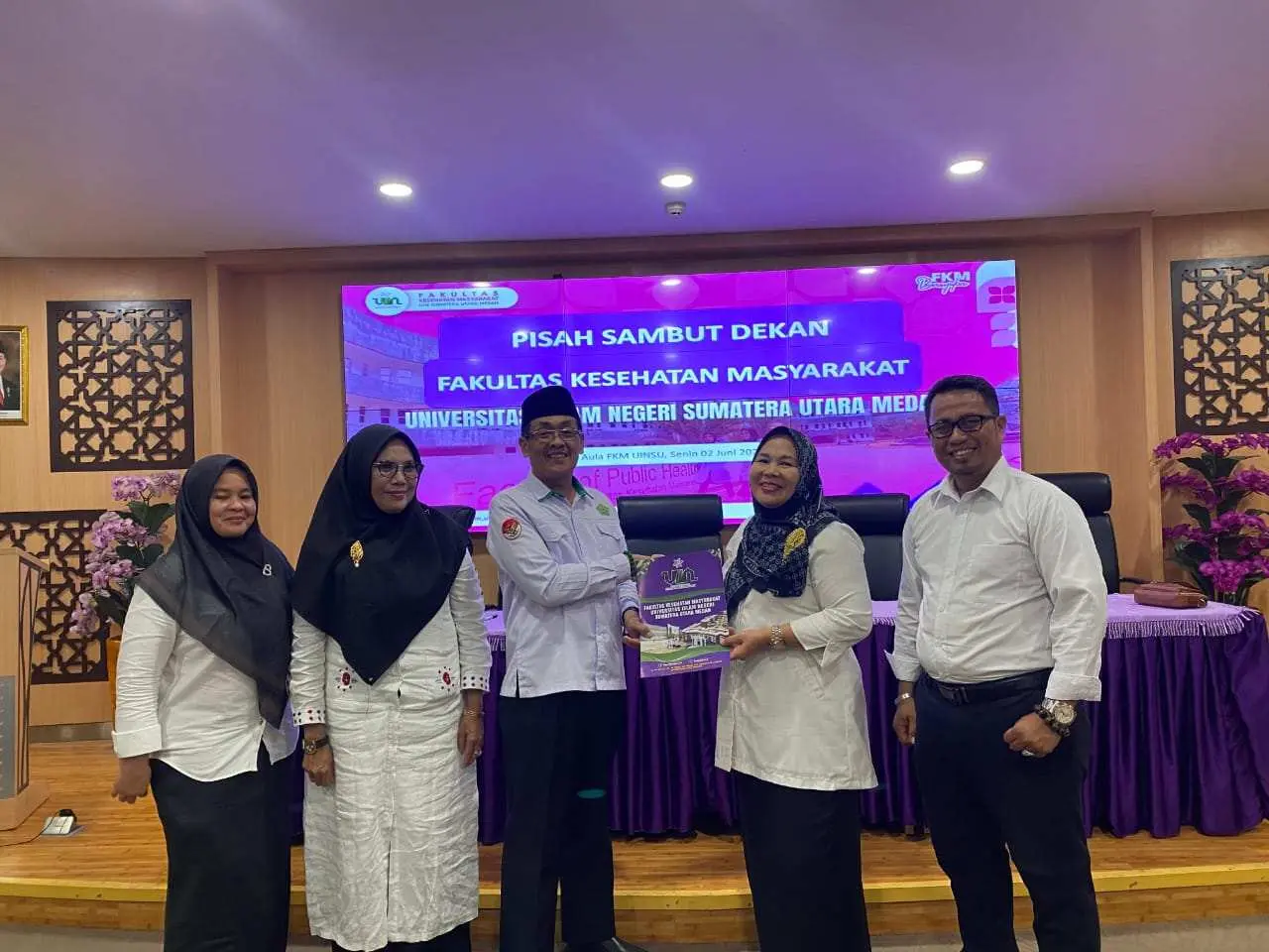 Dekan FKM UINSU Memberikan Apresiasi Terhadap Yang Baru Serah Terima Jabatan