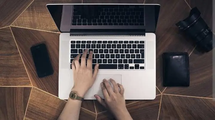 Gadget: Teman Kecil yang Bikin Hidup Makin Praktis  ‎