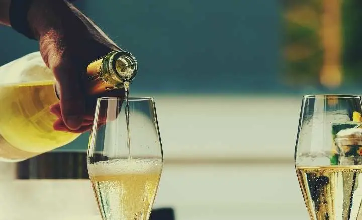 Arab Saudi Buka Toko Alkohol Pertama Sejak 1952, Khusus untuk Diplomat Asing  ‎