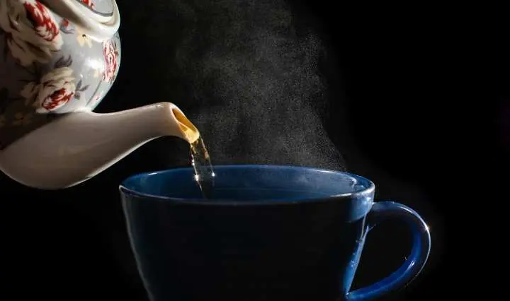 Manfaat Luar Biasa Rutin Minum Air Hangat di Pagi Hari, Salah satunya Bantu Bersihkan Saluran Pencernaan   ‎