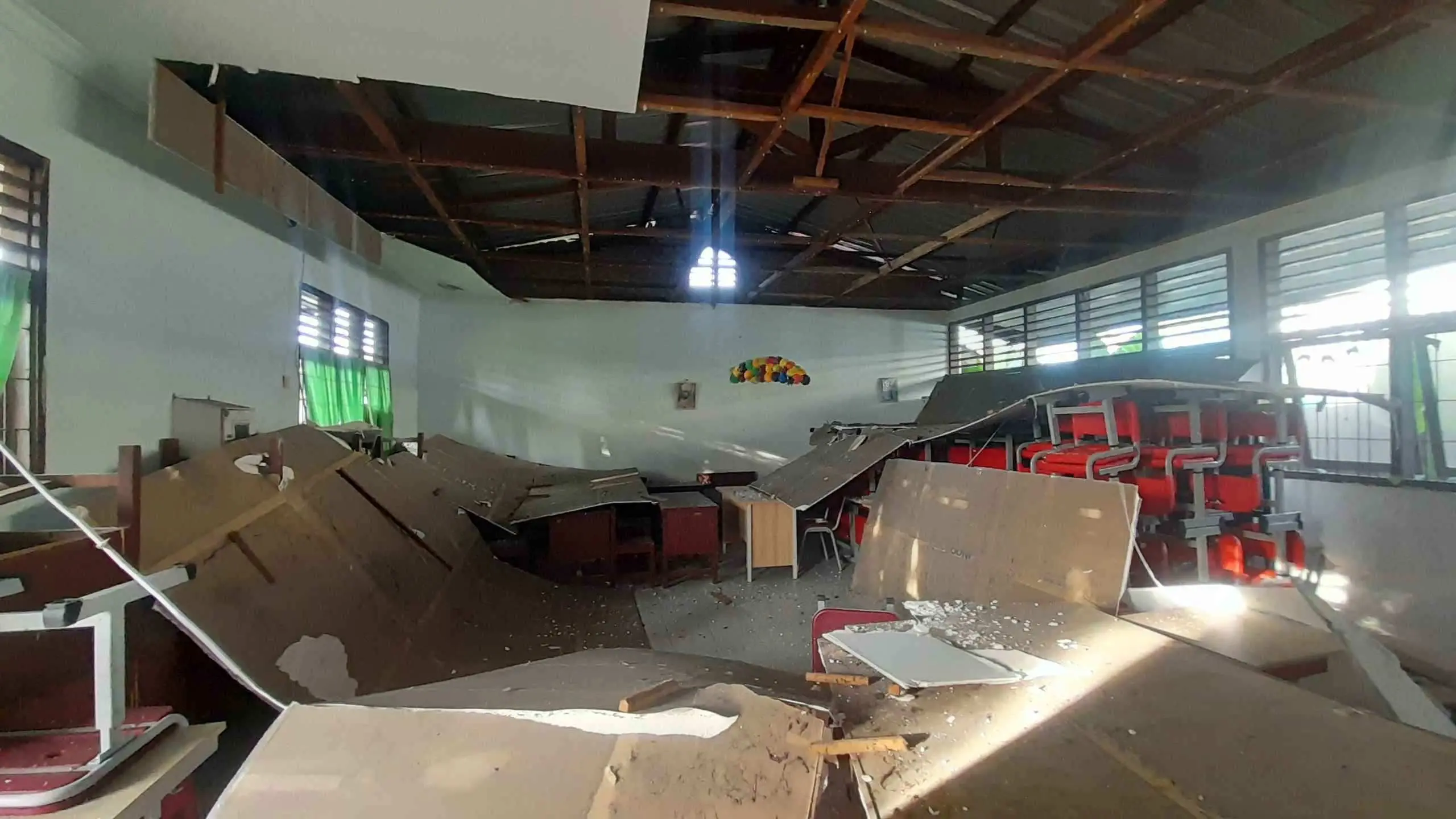 Butuh Bantuan Pemerintah, Lama Tidak di Ganti Plafon SDN 066663 Balam Rubuh