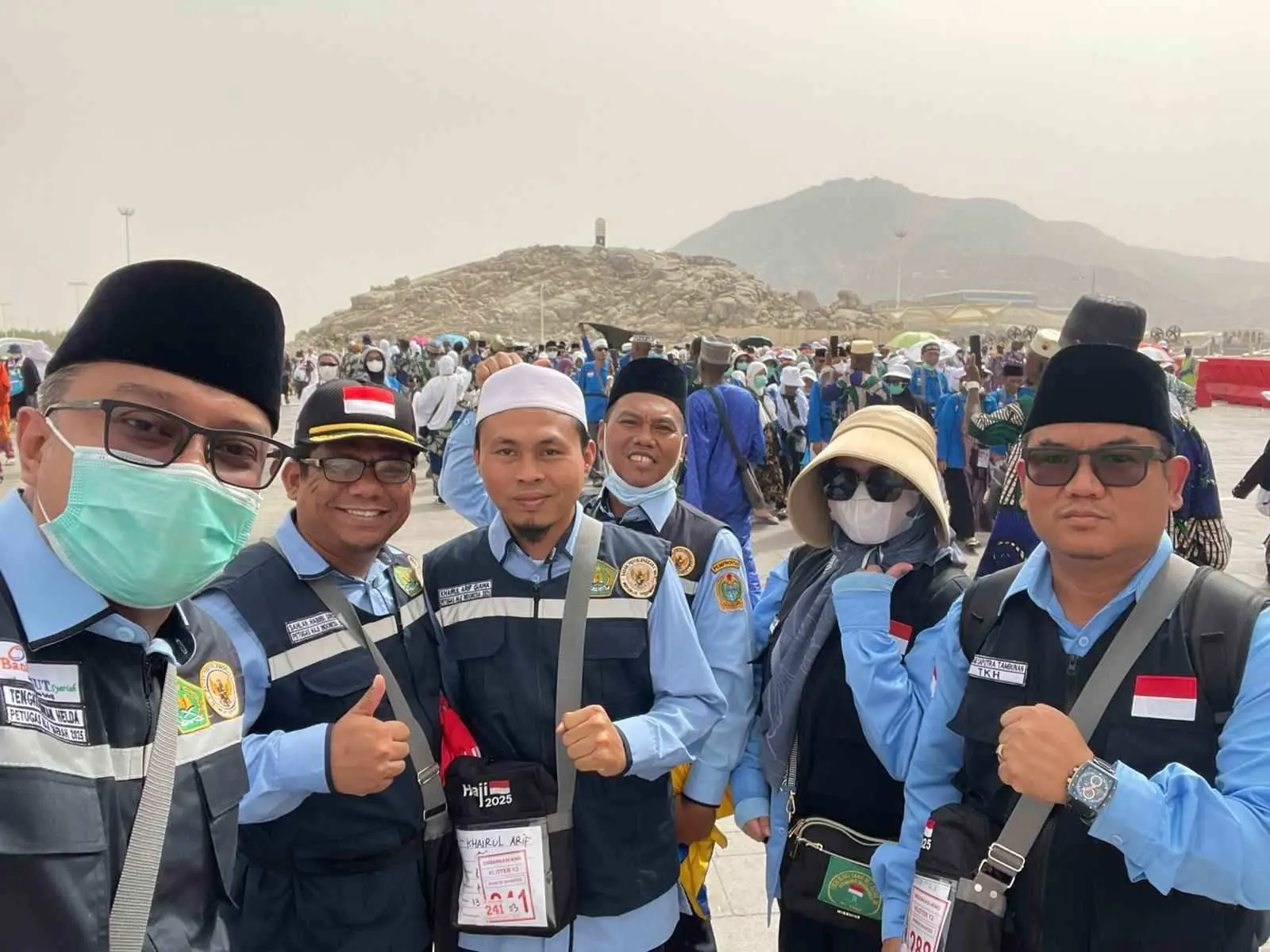 Petugas Kloter 13 KNO Dampingi City Tour Jemaah Haji