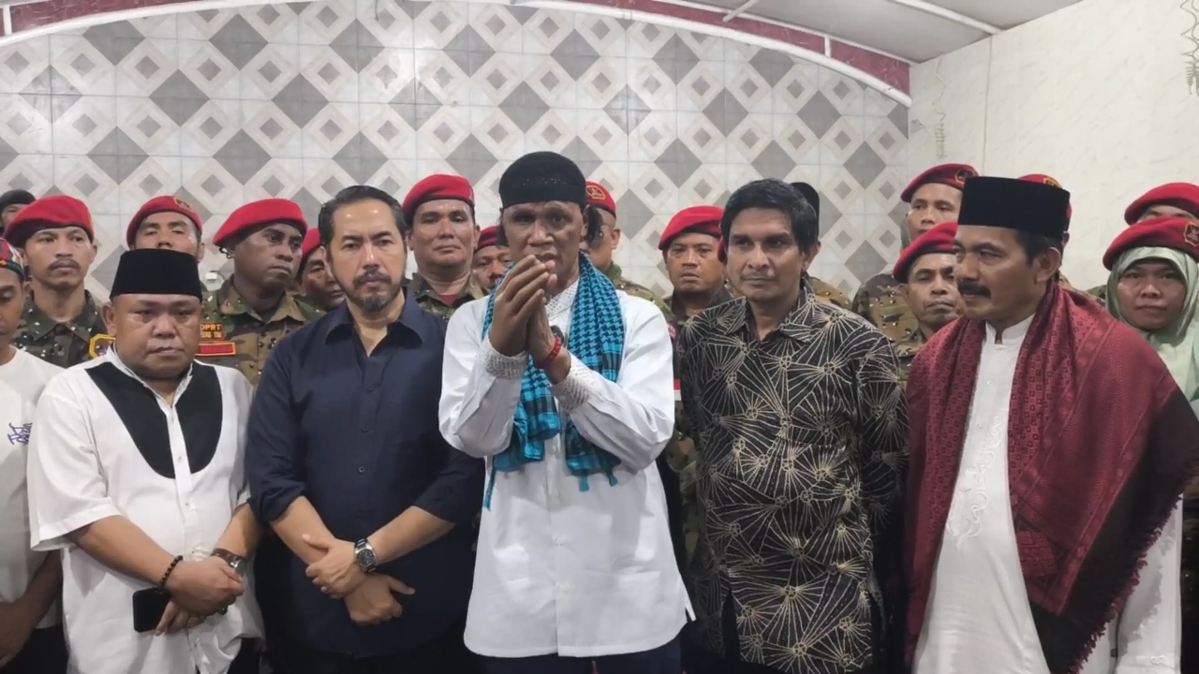 (VIDEO) Ketum GRIB Jaya Hercules Minta Maaf Kepada Sutiyoso dan Beri Pesan untuk Gatot Nurmantyo!