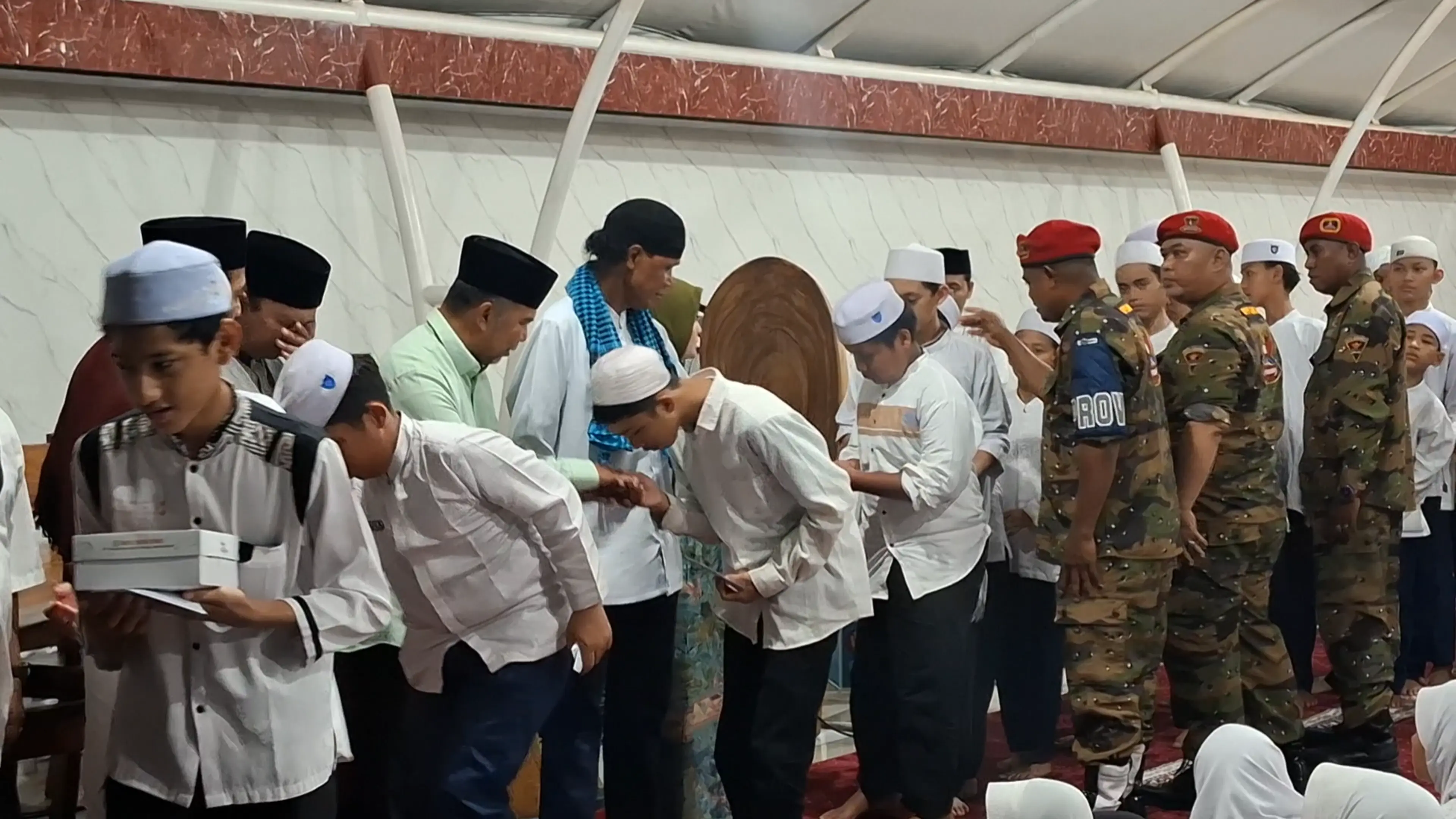 (VIDEO) Ketum GRIB Jaya, Herkules Rozario Marshal Lakukan Pengajian Rurin dan Berbagi Kepada Yatim Piatu
