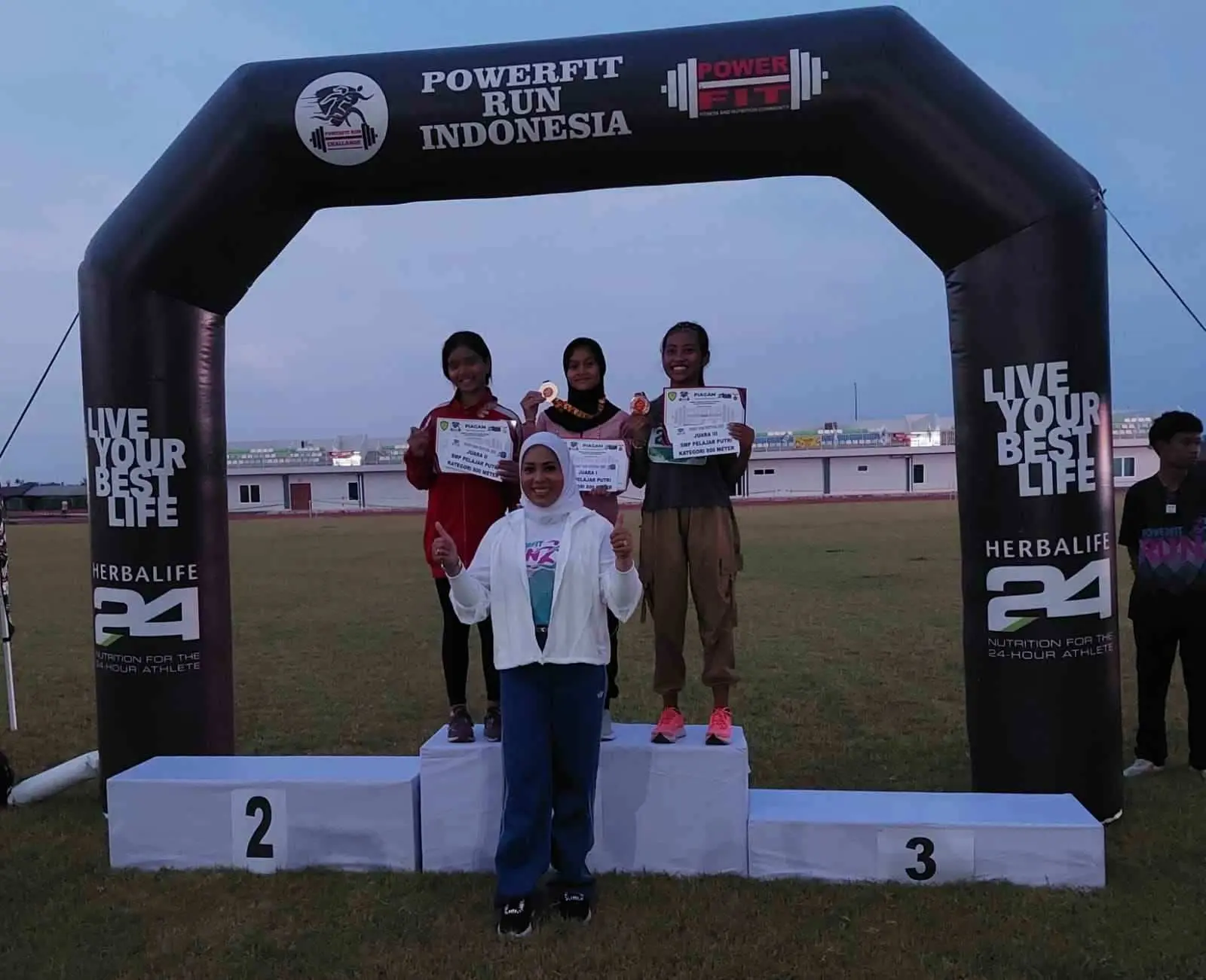 Siswa MTsN Karo Raih Juara 1 di Sumut Run Festival 2025