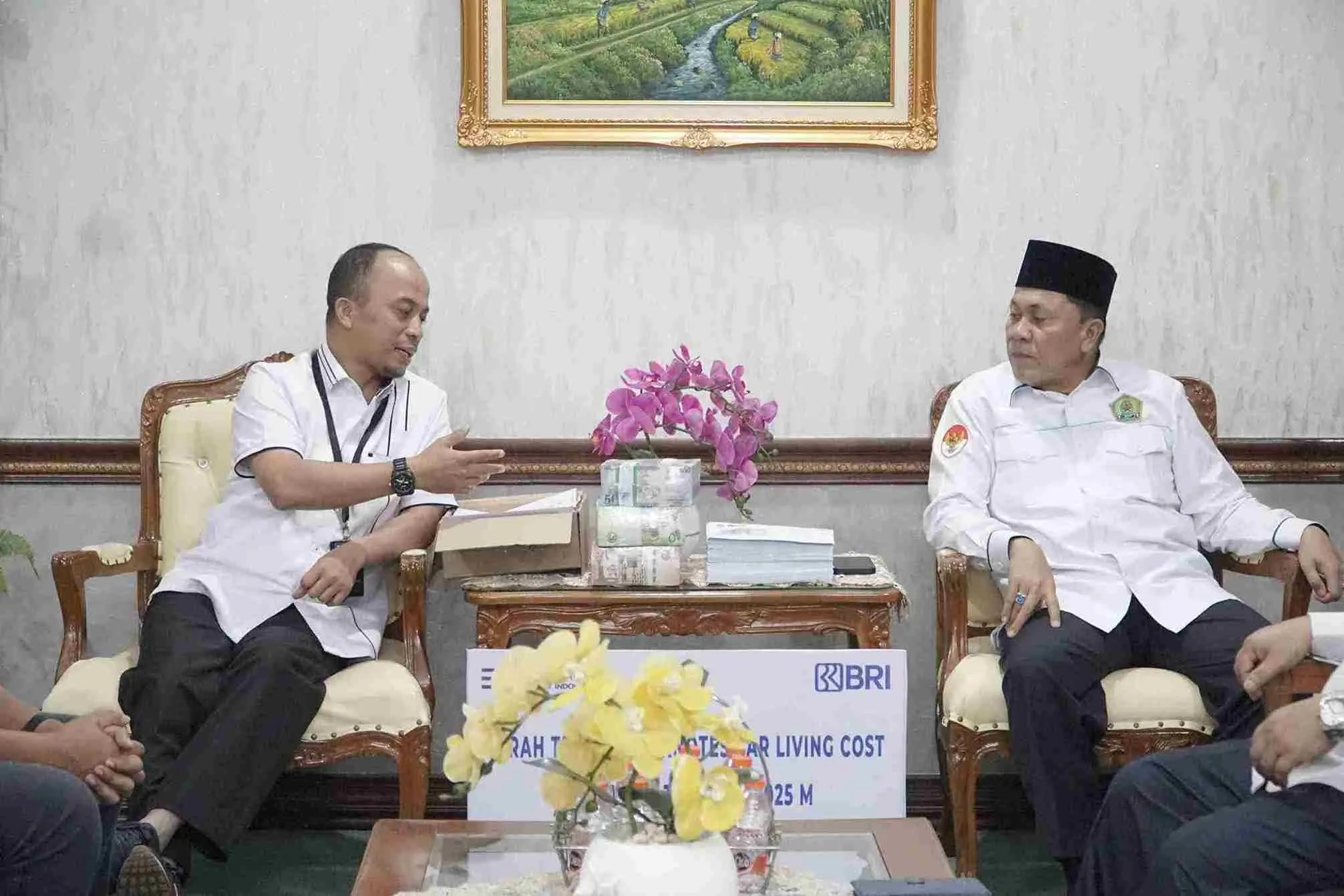 Kakanwil Kemenagsu Terima Uang Living Cost Jemaah Haji 2025 dari BRI