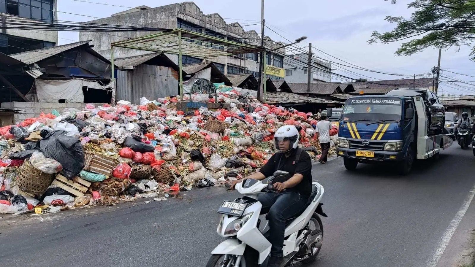Tangsel Darurat Sampah! Tumpukan Menggunung di Pasar Ancam Kesehatan Warga, Dimana Peran Pemkot?