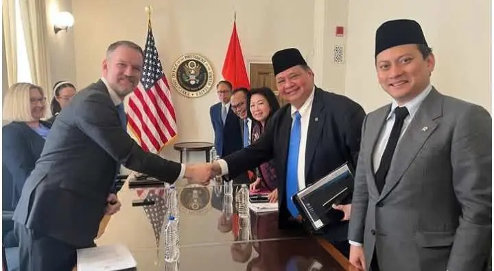 Indonesia Bangun Kerja sama Dagang yang Adil Dengan AS: Airlangga: Kejar Target Negosiasi Selesai Dalam 60 Hari   ‎