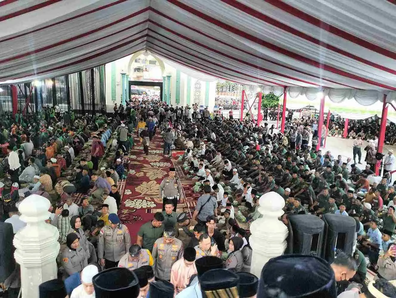 Wali Kota Medan Hadari Safari Ramadan Kapolri di Masjid Raya Al Mashun