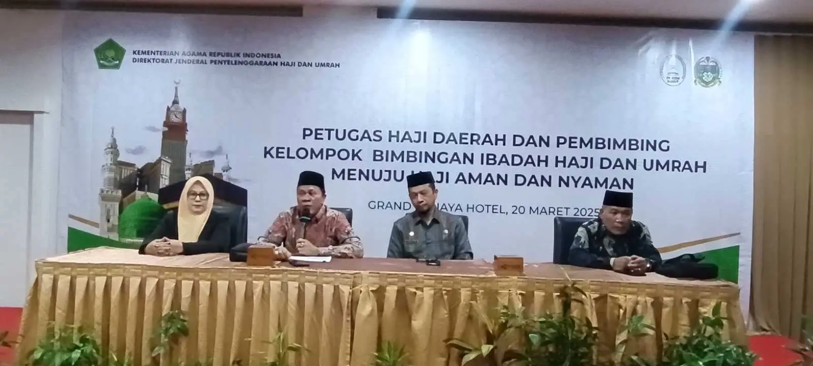 Petugas Haji Diminta Menjaga Sikap dan Menjadi Teladan Bagi Jemaah