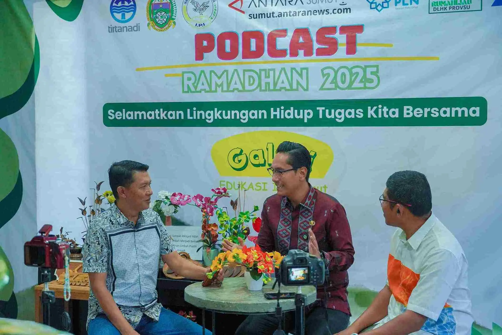 Hadiri Podcast, Rico Waas Ajak Semua Peduli  Penanganan Sampah