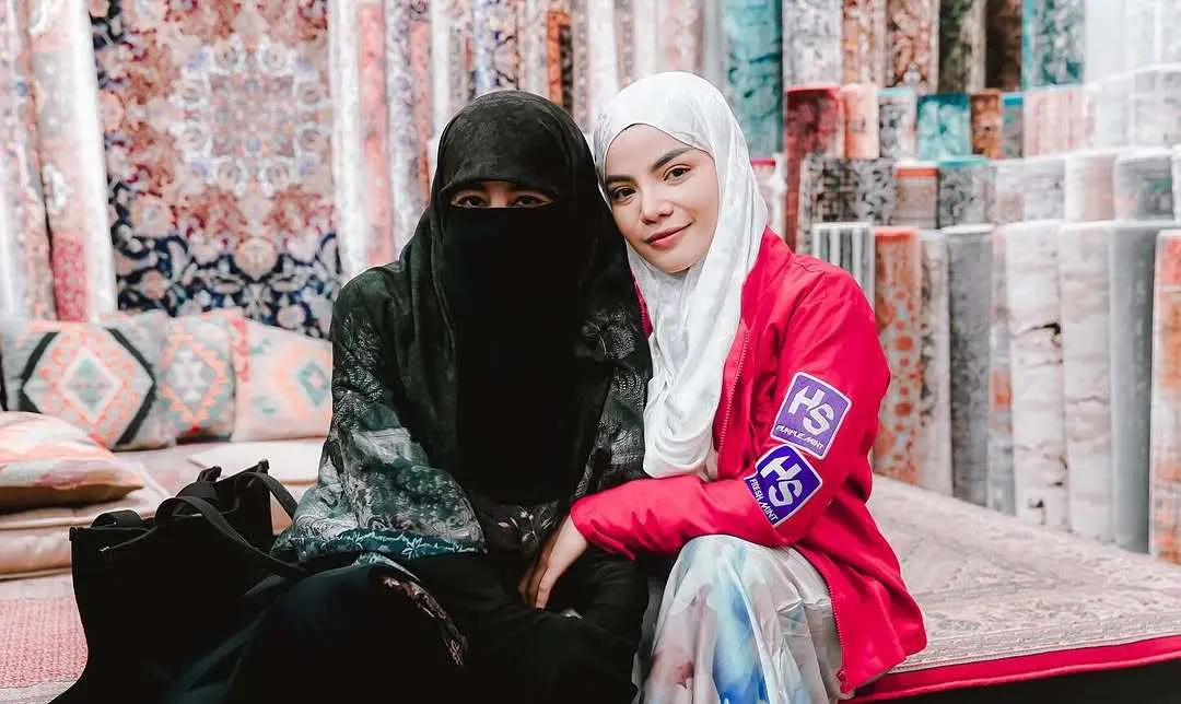 Makin Relijius, Dinar Candy Jadi Ketua Pengajian Dampingi Umi Pipik