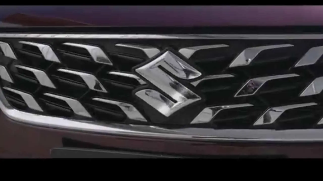 Suzuki Ertiga GX Hybrid Terbaru Hadir dengan Dashboard Warna Charcoal yang Lebih Mewah