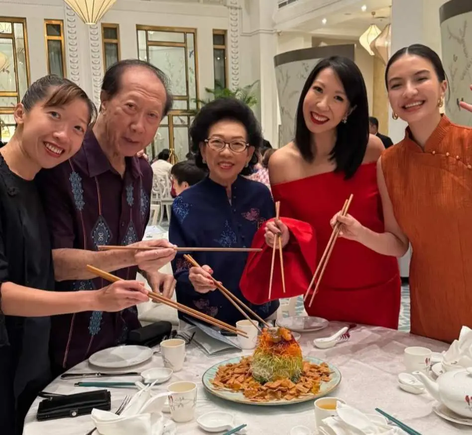 Rayakan Imlek, Raline Shah Bagikan Momen Bahagia Saat Santap Yu Sheng