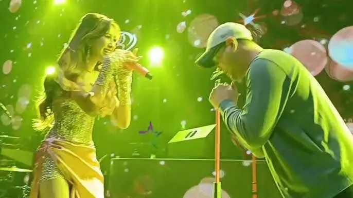 Heboh! Icha Yang Disawer Ferry Irawan dengan Kalung Uang